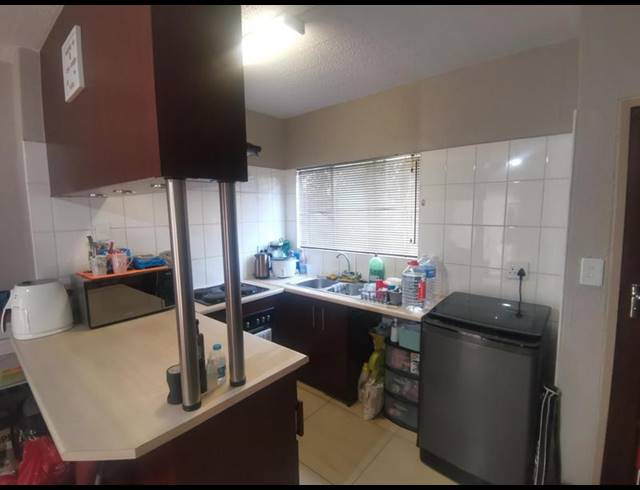 1 BEDROOM PROPERTY TO RENT IN DIE BULT